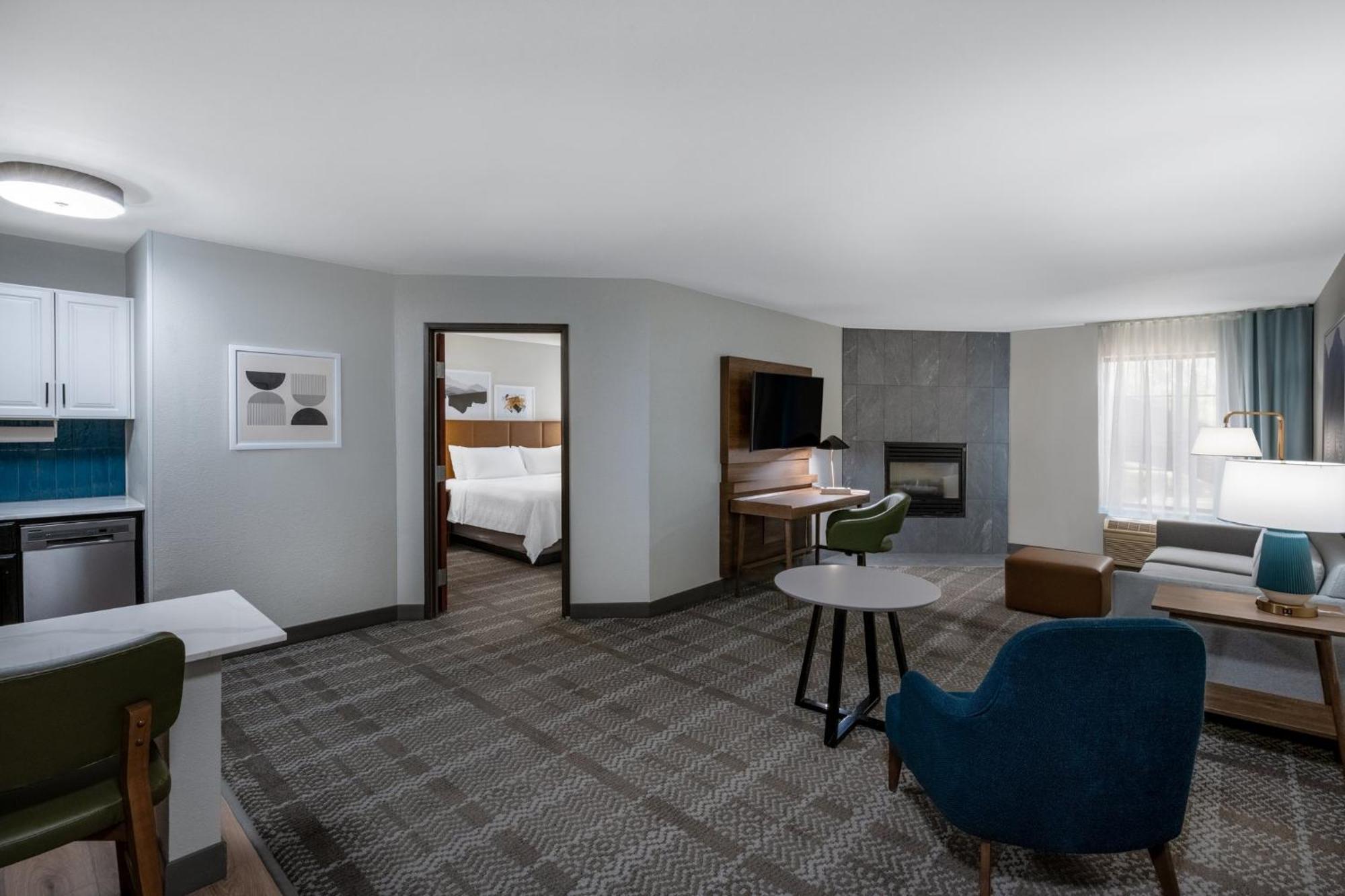 Staybridge West Des Moines By Ihg Hotel 3*